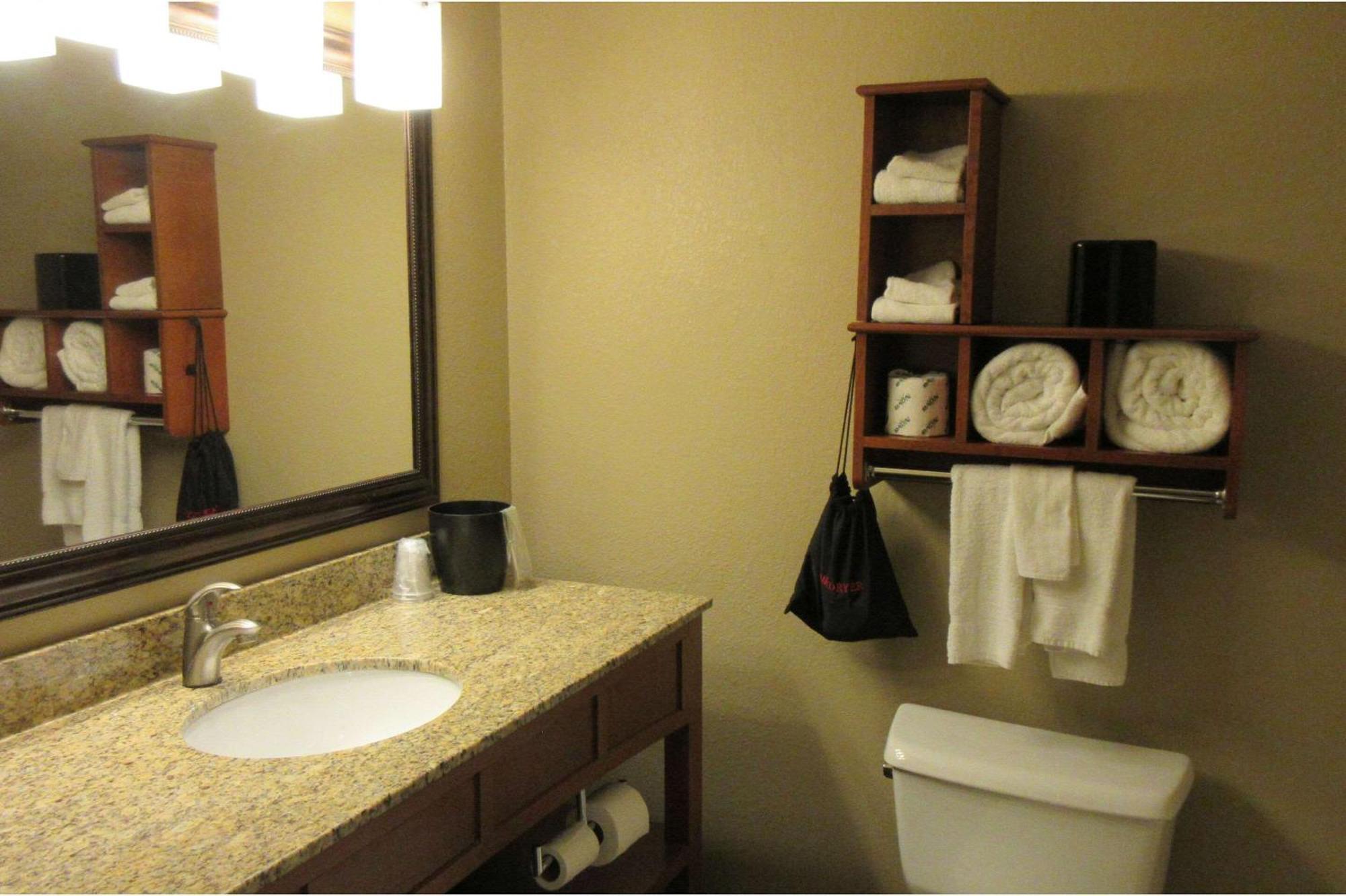 Quality Inn & Suites Stillwater Εξωτερικό φωτογραφία